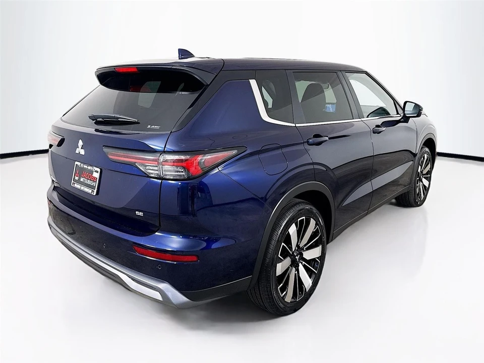 2026 Mitsubishi Outlander - Image 10 of 21