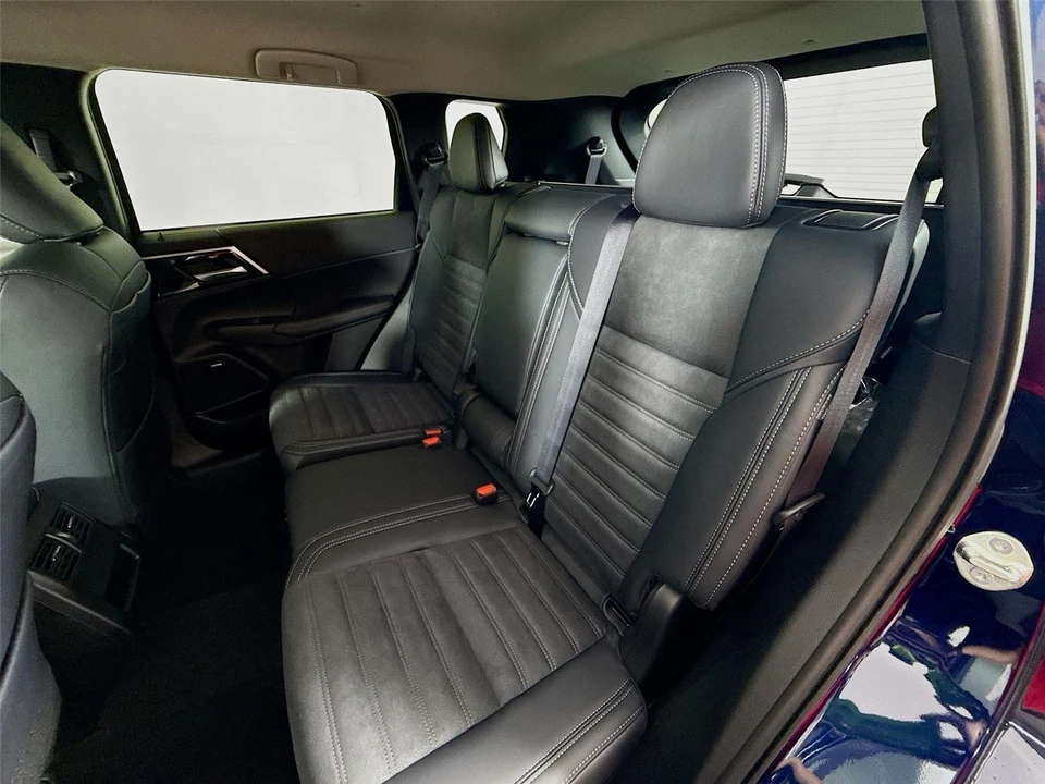 2026 Mitsubishi Outlander - Image 21 of 21