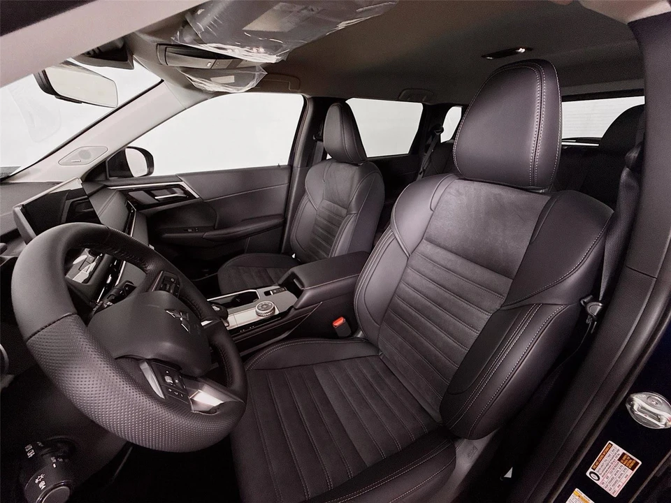 2026 Mitsubishi Outlander - Image 18 of 21