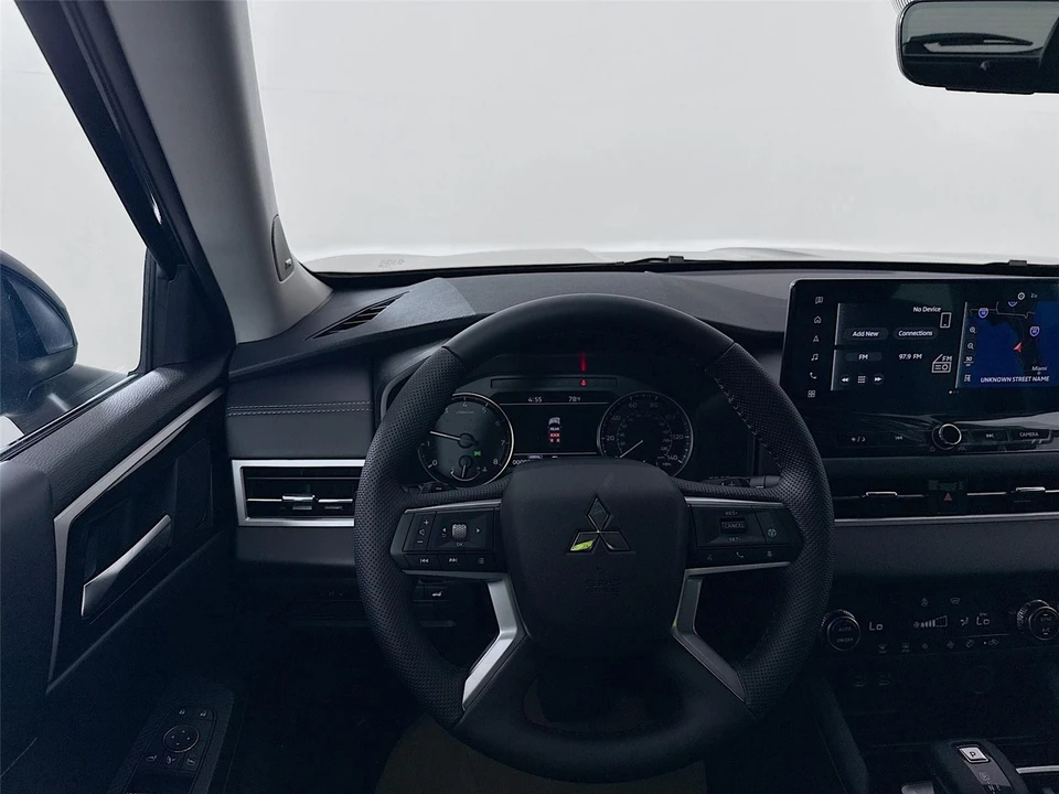 2026 Mitsubishi Outlander - Image 19 of 21