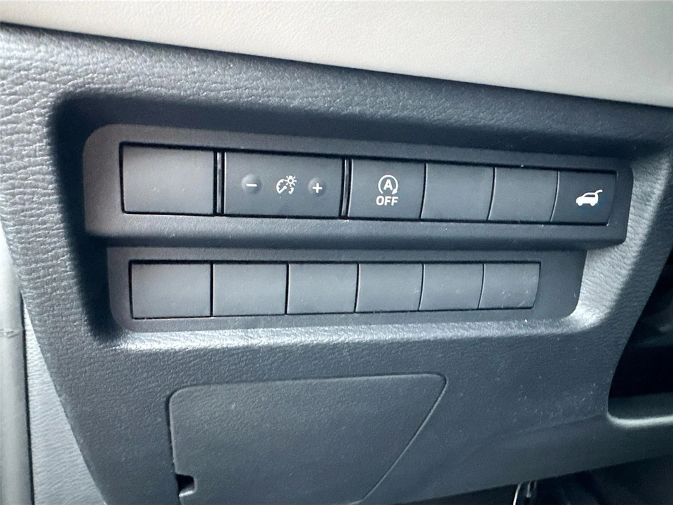 2026 Mitsubishi Outlander - Image 12 of 21