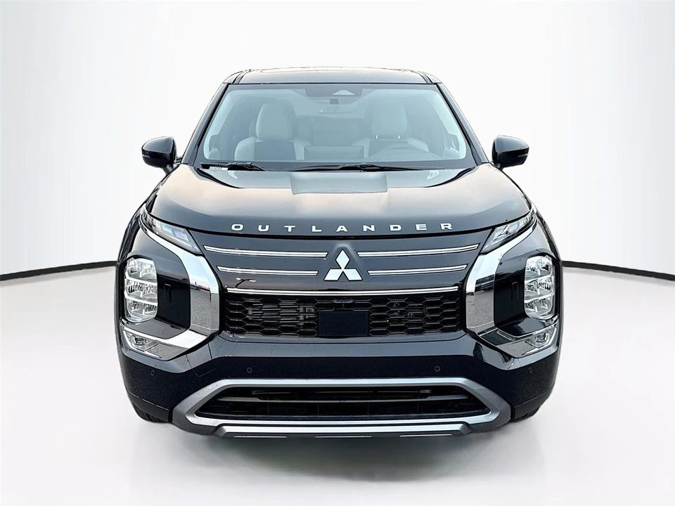 2026 Mitsubishi Outlander - Image 2 of 21
