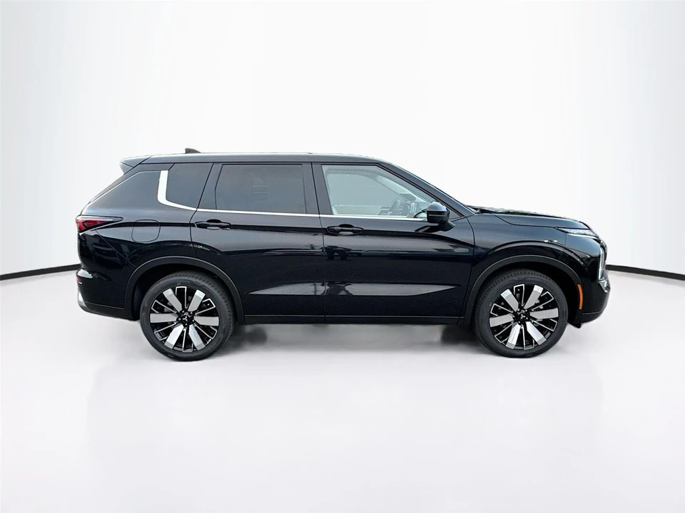 2026 Mitsubishi Outlander - Image 6 of 21