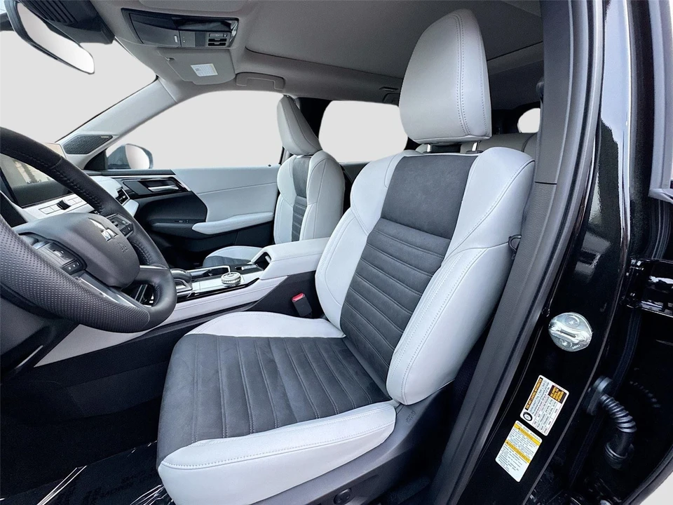 2026 Mitsubishi Outlander - Image 7 of 21