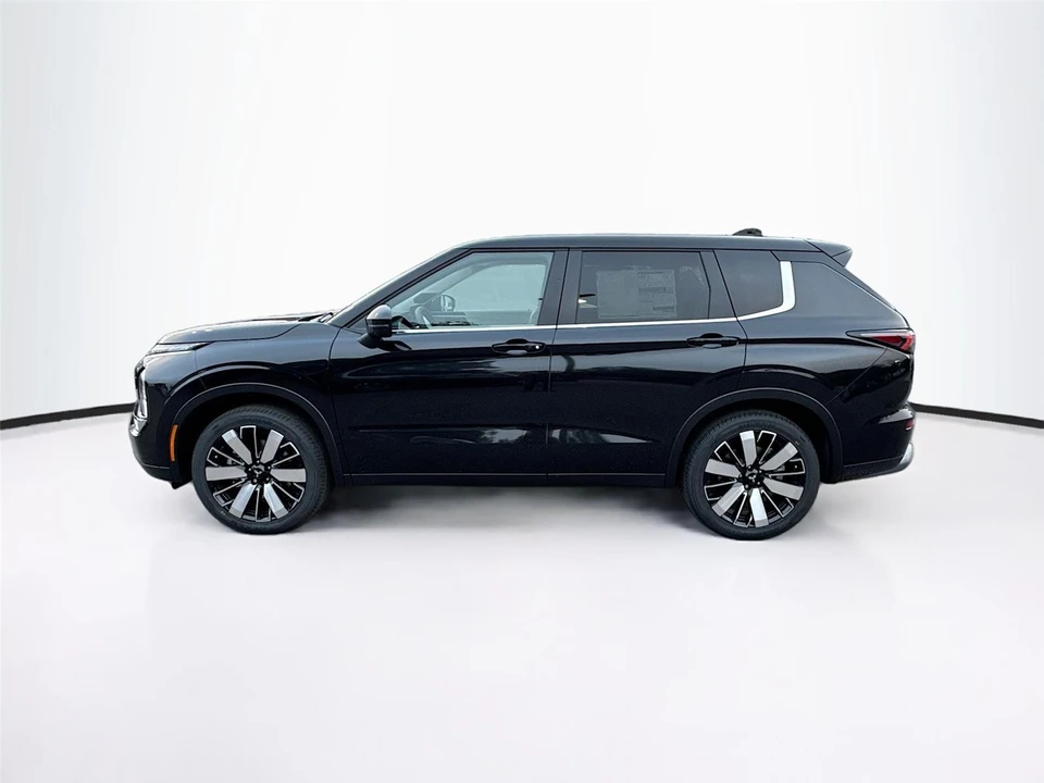 2026 Mitsubishi Outlander - Image 4 of 21