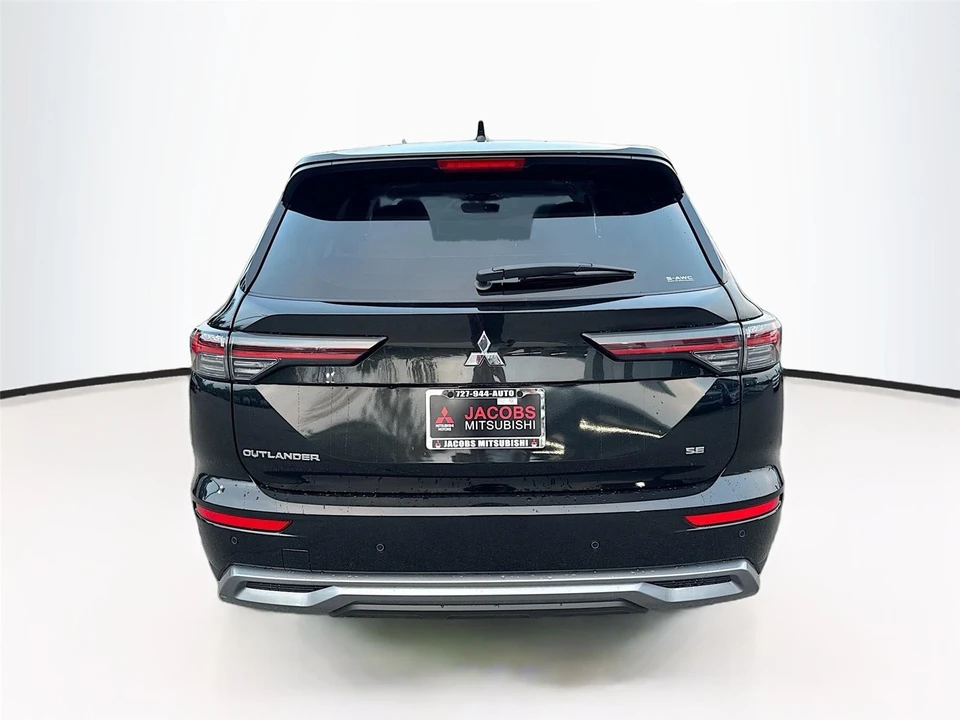 2026 Mitsubishi Outlander - Image 5 of 21
