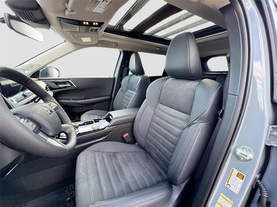 2026 Mitsubishi Outlander - Image 19 of 21