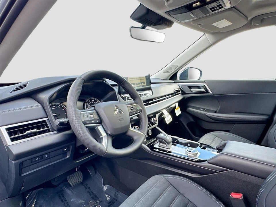 2026 Mitsubishi Outlander - Image 9 of 21