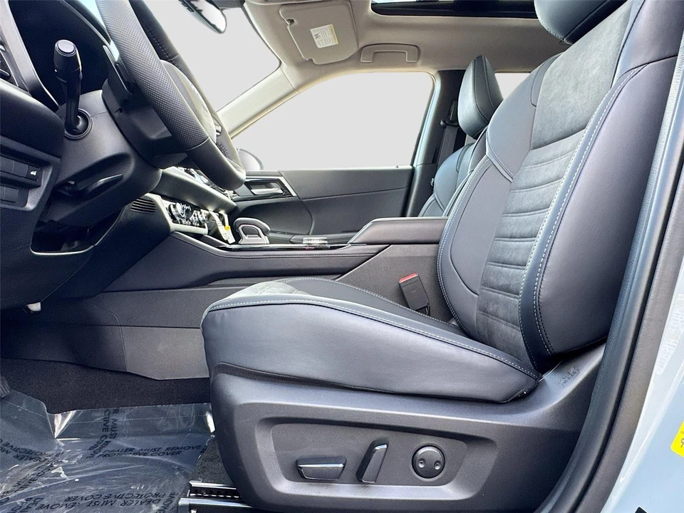 2026 Mitsubishi Outlander - Image 18 of 21