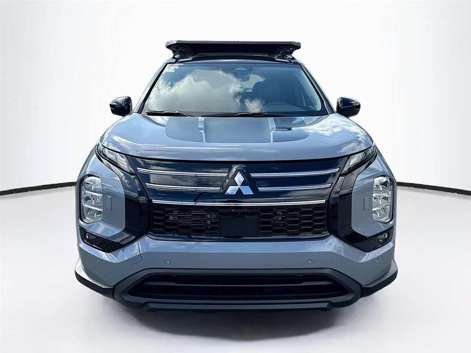 2026 Mitsubishi Outlander - Image 2 of 21