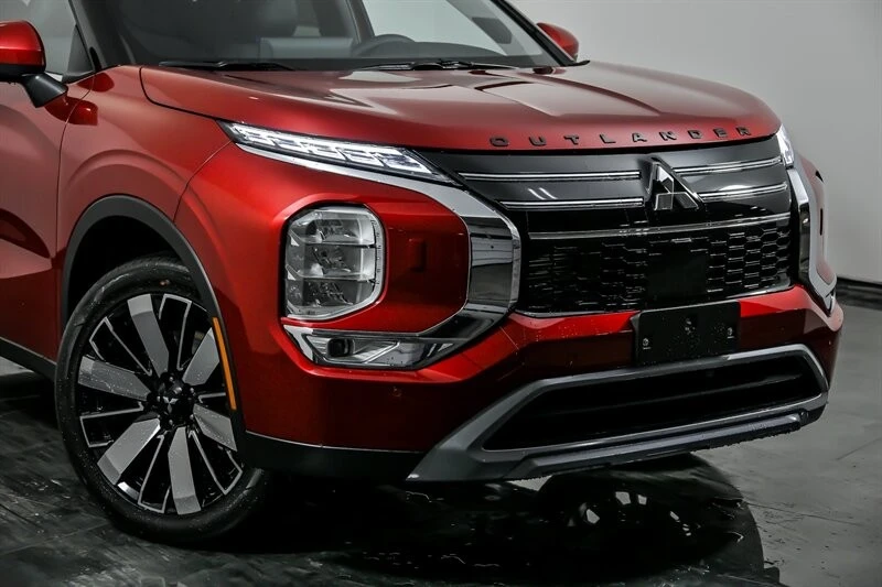 2026 Mitsubishi Outlander - Image 2 of 21