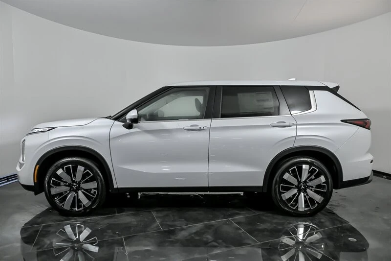 2026 Mitsubishi Outlander - Image 6 of 21