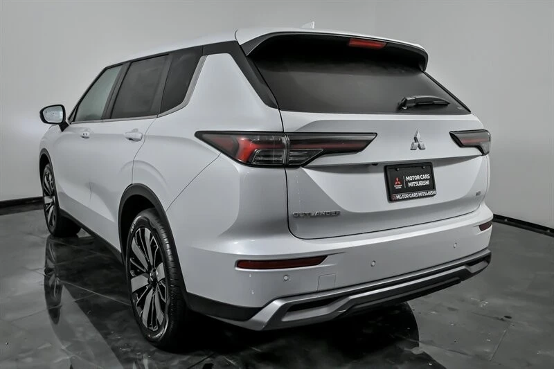 2026 Mitsubishi Outlander - Image 7 of 21