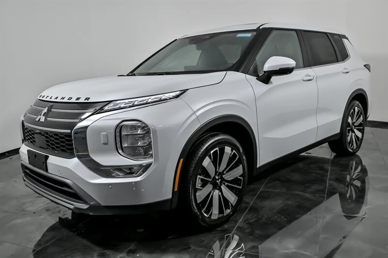 2026 Mitsubishi Outlander - Image 5 of 21