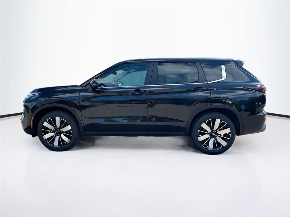 2026 Mitsubishi Outlander - Image 4 of 21