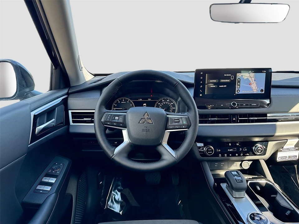 2026 Mitsubishi Outlander - Image 20 of 21