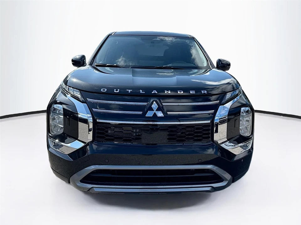 2026 Mitsubishi Outlander - Image 2 of 21