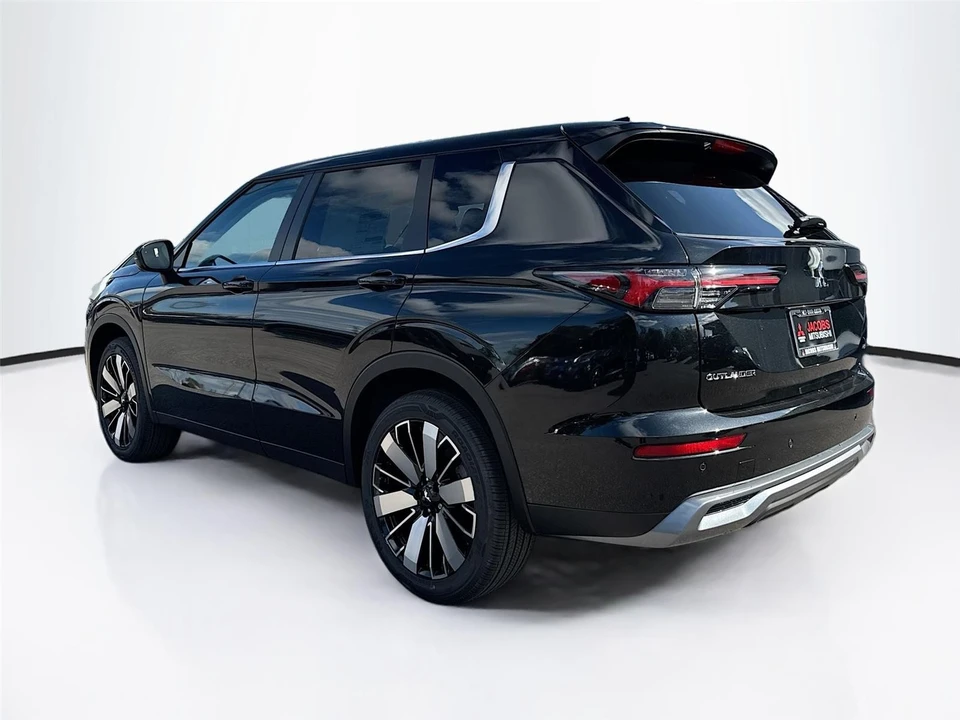 2026 Mitsubishi Outlander - Image 5 of 21