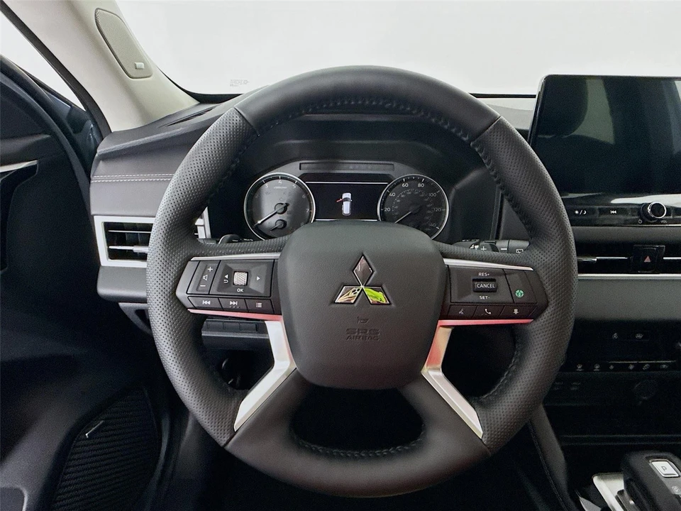 2026 Mitsubishi Outlander - Image 11 of 21