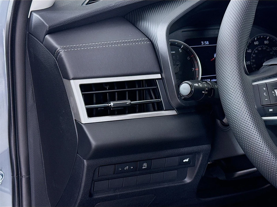 2026 Mitsubishi Outlander - Image 10 of 21