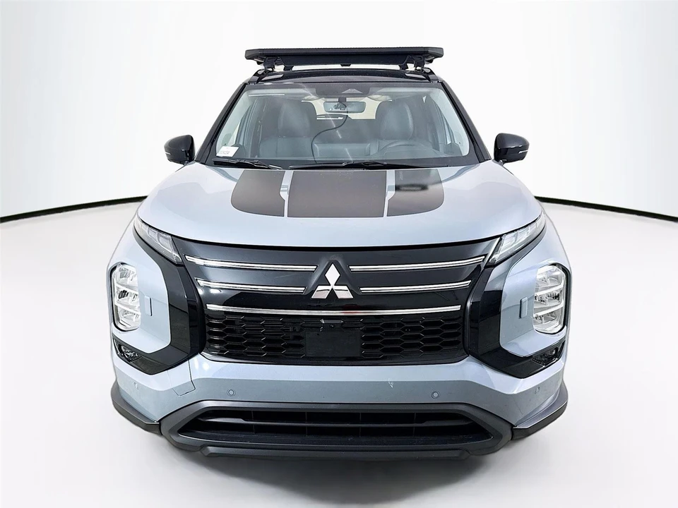 2026 Mitsubishi Outlander - Image 2 of 21