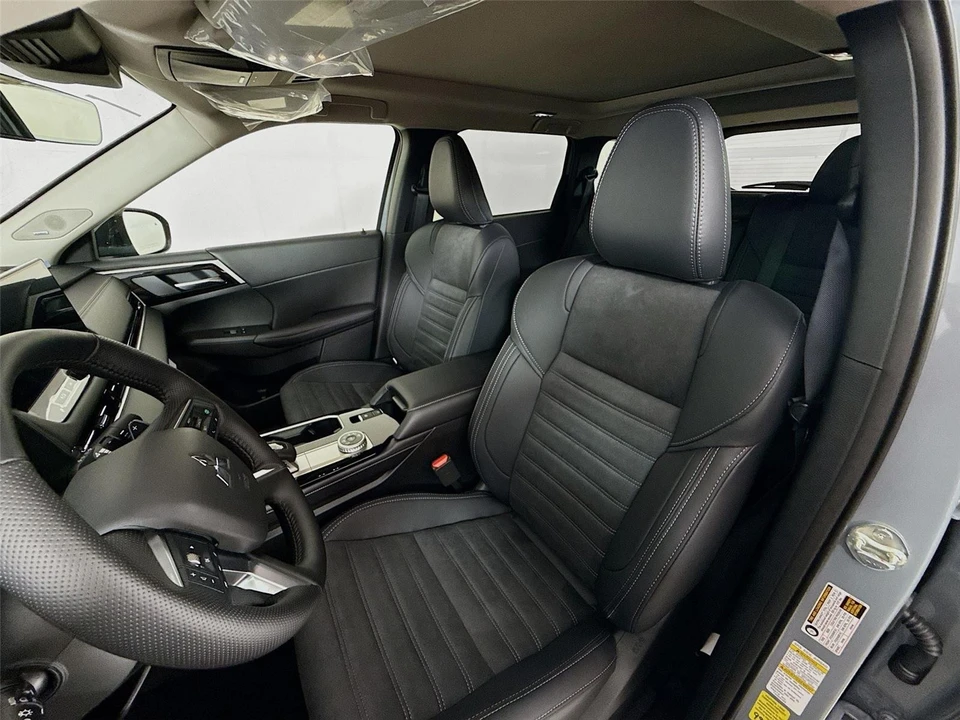 2026 Mitsubishi Outlander - Image 19 of 21