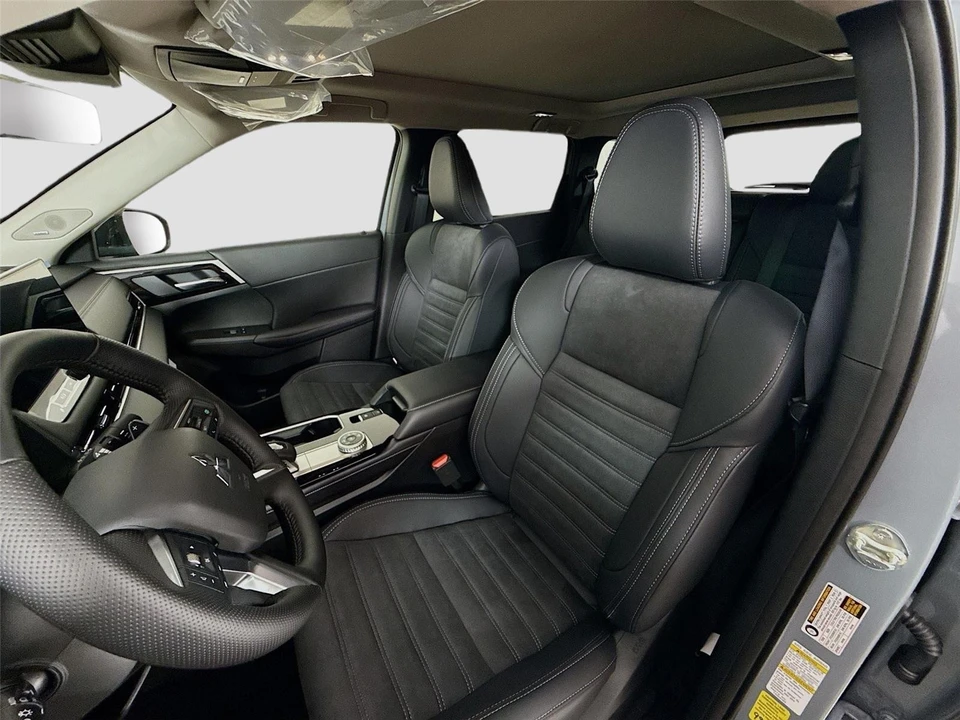 2026 Mitsubishi Outlander - Image 19 of 21