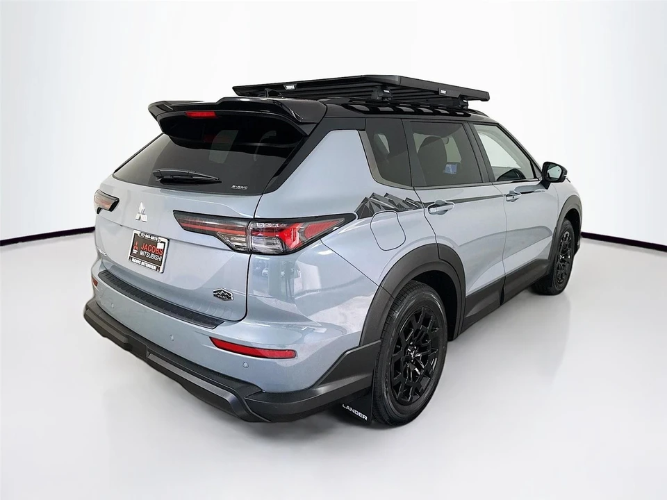 2026 Mitsubishi Outlander - Image 7 of 21