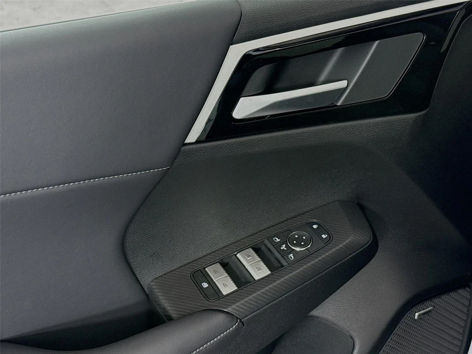 2026 Mitsubishi Outlander - Image 17 of 21
