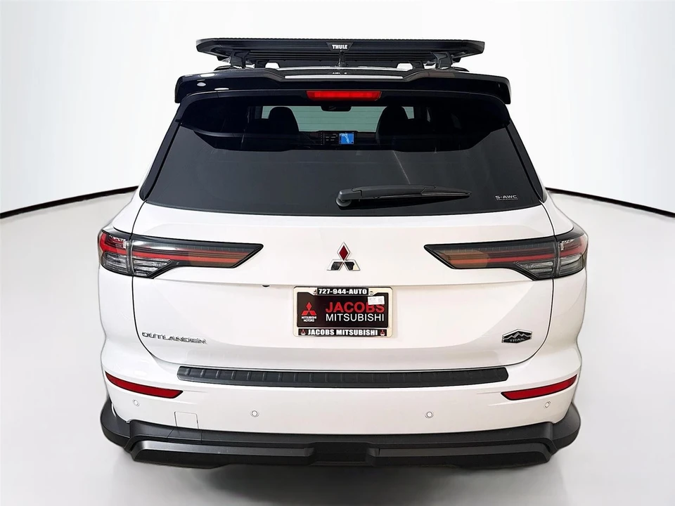 2026 Mitsubishi Outlander - Image 9 of 21