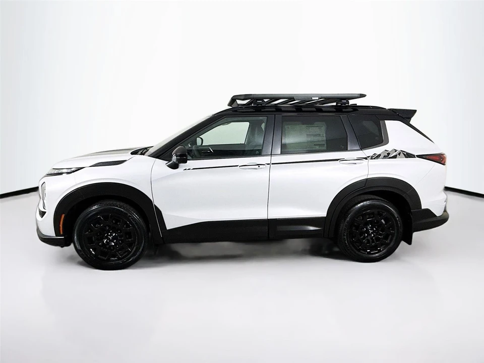 2026 Mitsubishi Outlander - Image 7 of 21