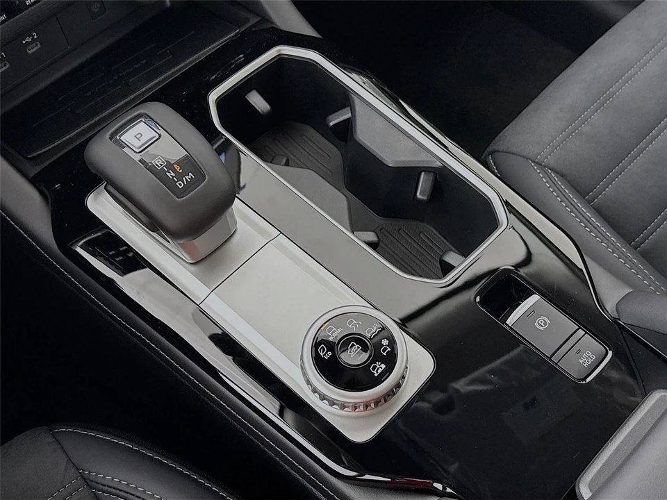 2026 Mitsubishi Outlander - Image 16 of 21