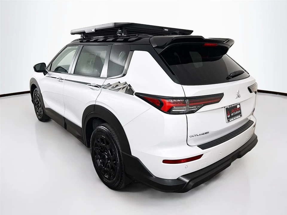 2026 Mitsubishi Outlander - Image 8 of 21