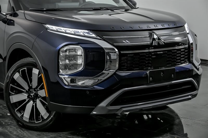 2026 Mitsubishi Outlander - Image 2 of 21