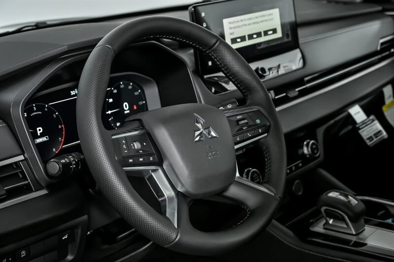 2026 Mitsubishi Outlander - Image 17 of 21