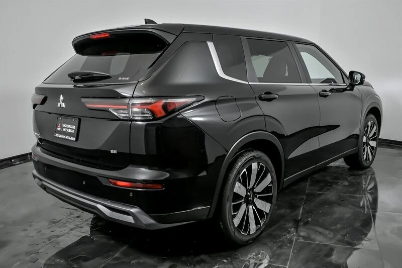 2026 Mitsubishi Outlander - Image 8 of 21