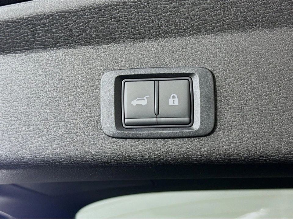 2026 Mitsubishi Outlander - Image 19 of 21