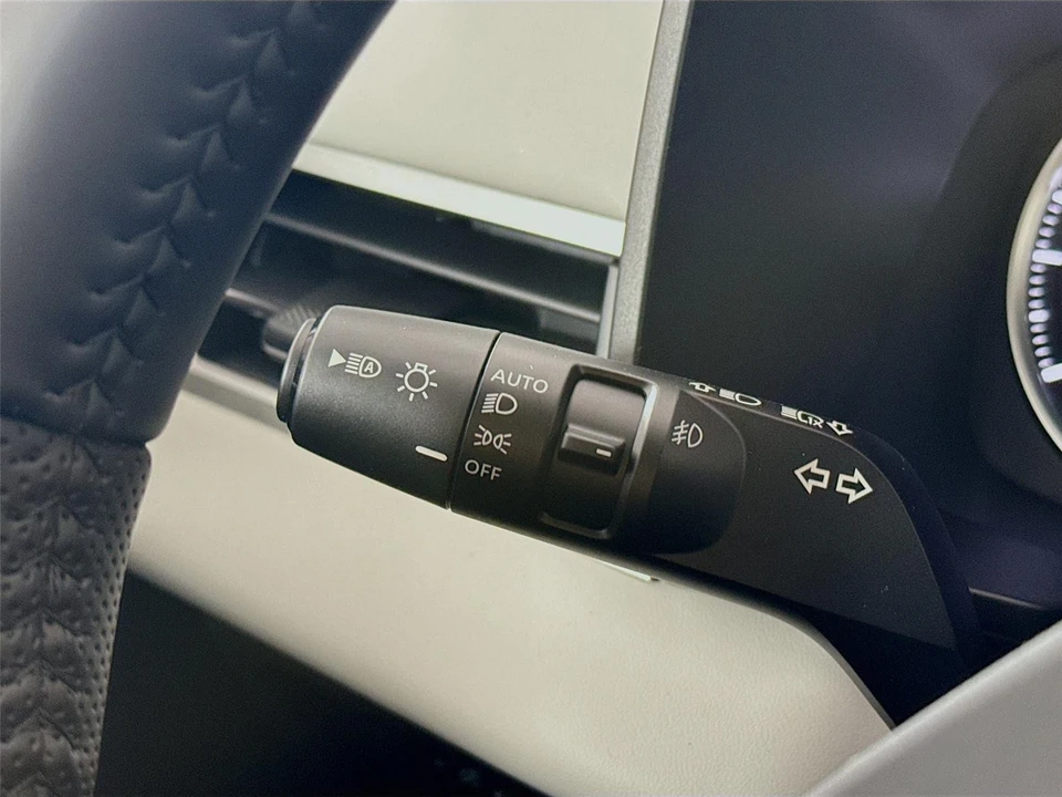 2026 Mitsubishi Outlander - Image 4 of 21