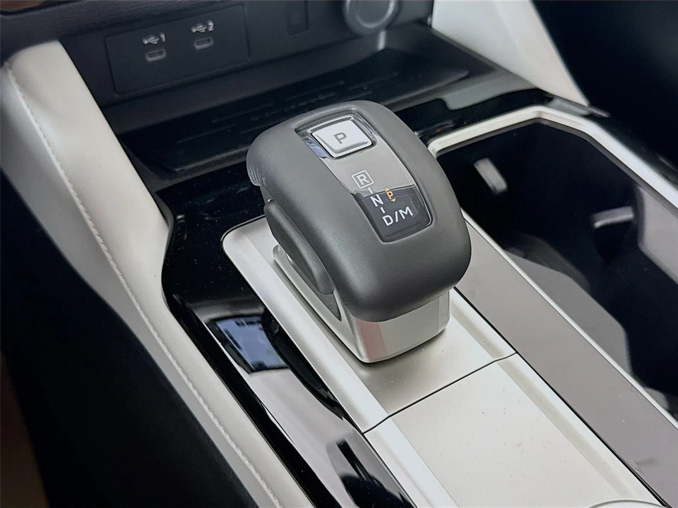 2026 Mitsubishi Outlander - Image 15 of 21