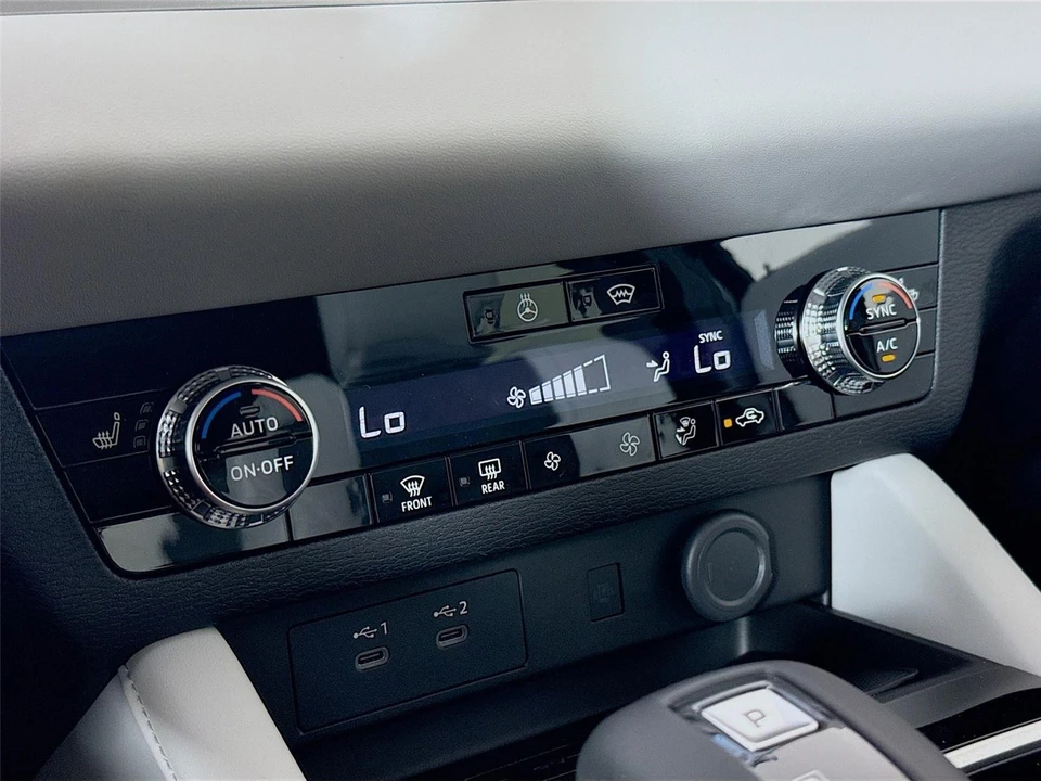 2026 Mitsubishi Outlander - Image 14 of 21