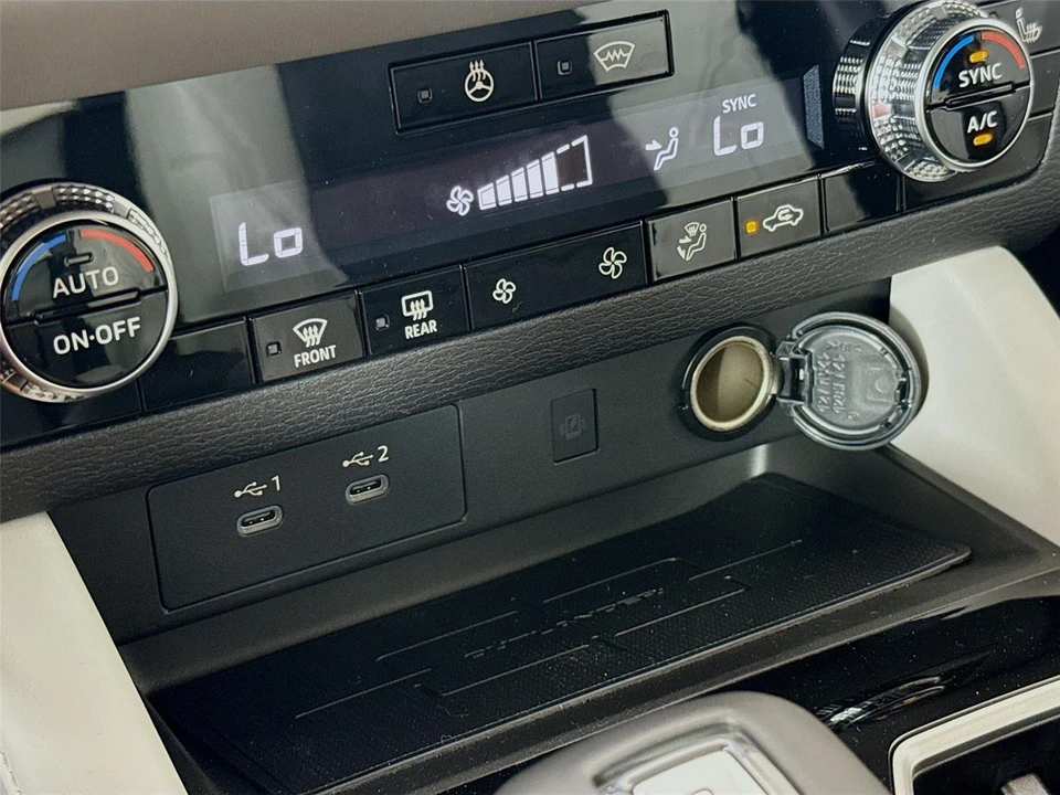 2026 Mitsubishi Outlander - Image 16 of 21