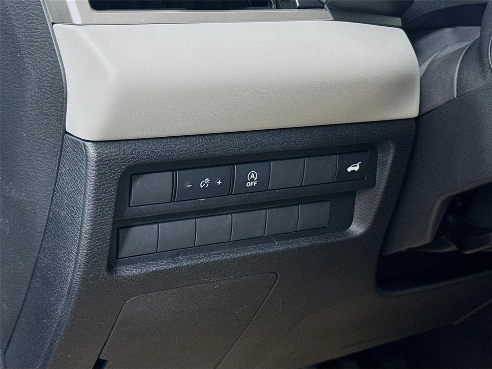 2026 Mitsubishi Outlander - Image 7 of 21