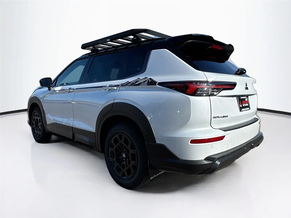 2026 Mitsubishi Outlander - Image 5 of 21
