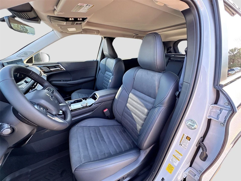 2026 Mitsubishi Outlander - Image 19 of 21