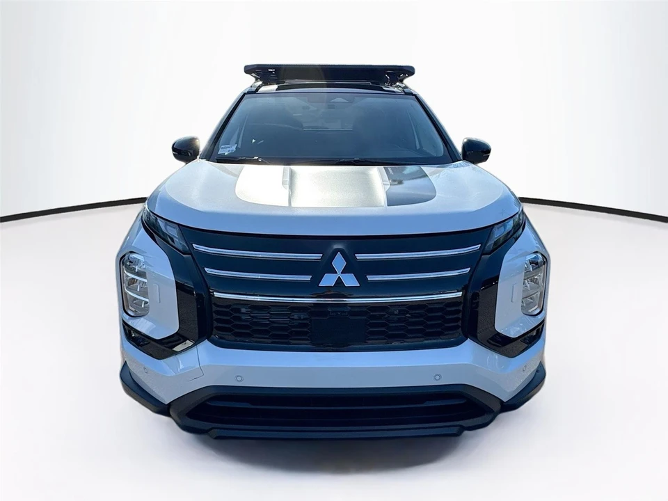 2026 Mitsubishi Outlander - Image 2 of 21