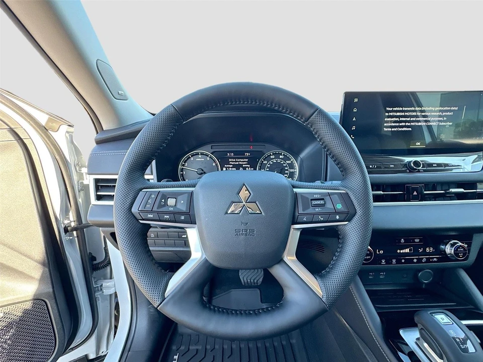 2026 Mitsubishi Outlander - Image 10 of 21