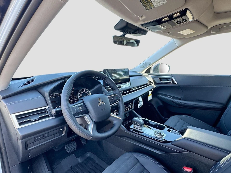 2026 Mitsubishi Outlander - Image 9 of 21