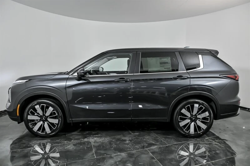 2026 Mitsubishi Outlander - Image 6 of 21