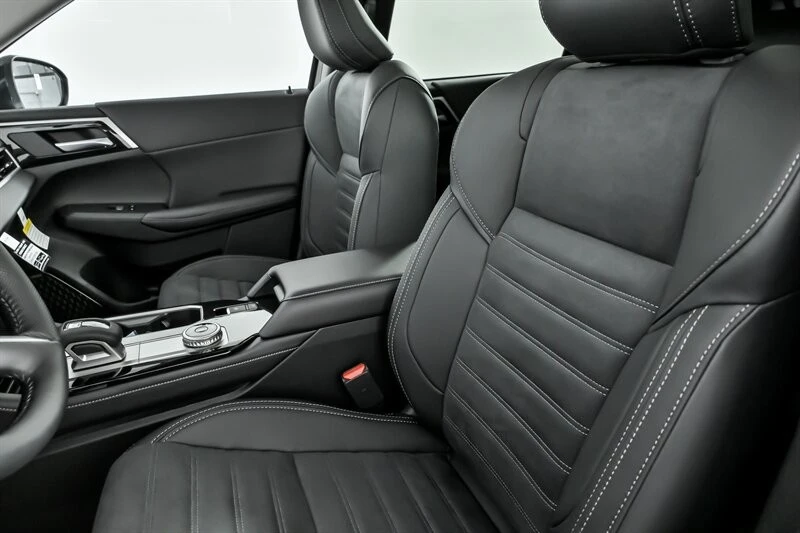 2026 Mitsubishi Outlander - Image 13 of 21