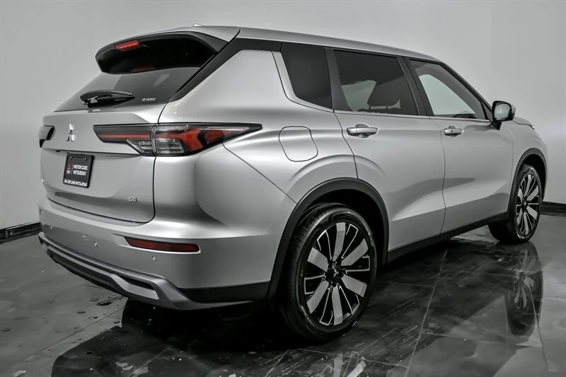 2026 Mitsubishi Outlander - Image 8 of 21